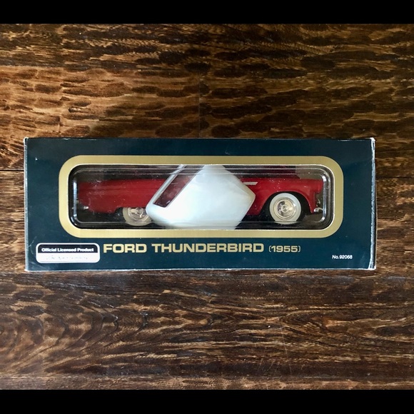 Road Tough 1:18 Collection Die-Cast Metal 1955 Red Ford Thunderbird - NIB - Picture 4 of 9
